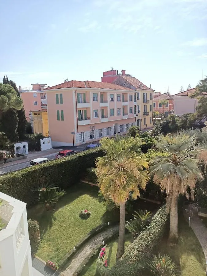 Palace Britannique Love&magic in Bordighera 0*,  Italia